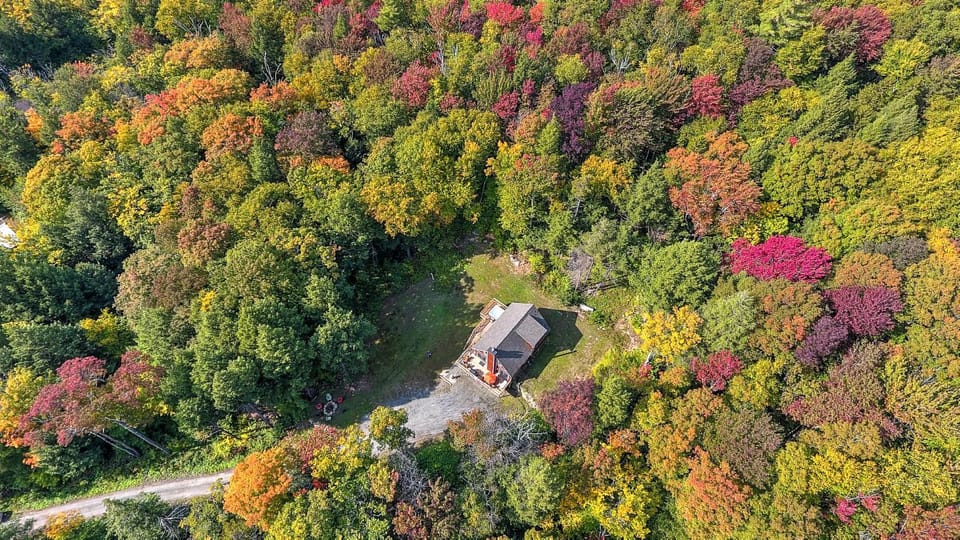 Mt Snow Home with Privacy Hot Tub Firepit House in Wardsboro
