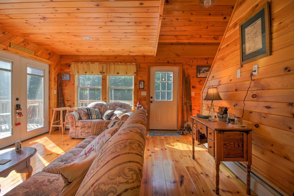 Mt Snow Home with Privacy Hot Tub Firepit House in Wardsboro