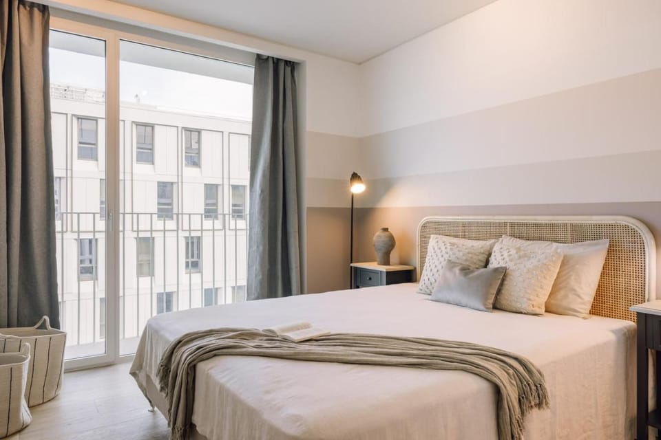 Samarra - 2 bedrooms and shared pool in Areeiro Apartment in Lisbon