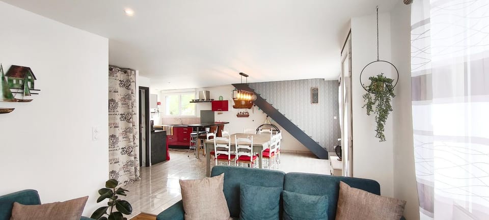 Kitchen or kitchenette, Living room, Dining area