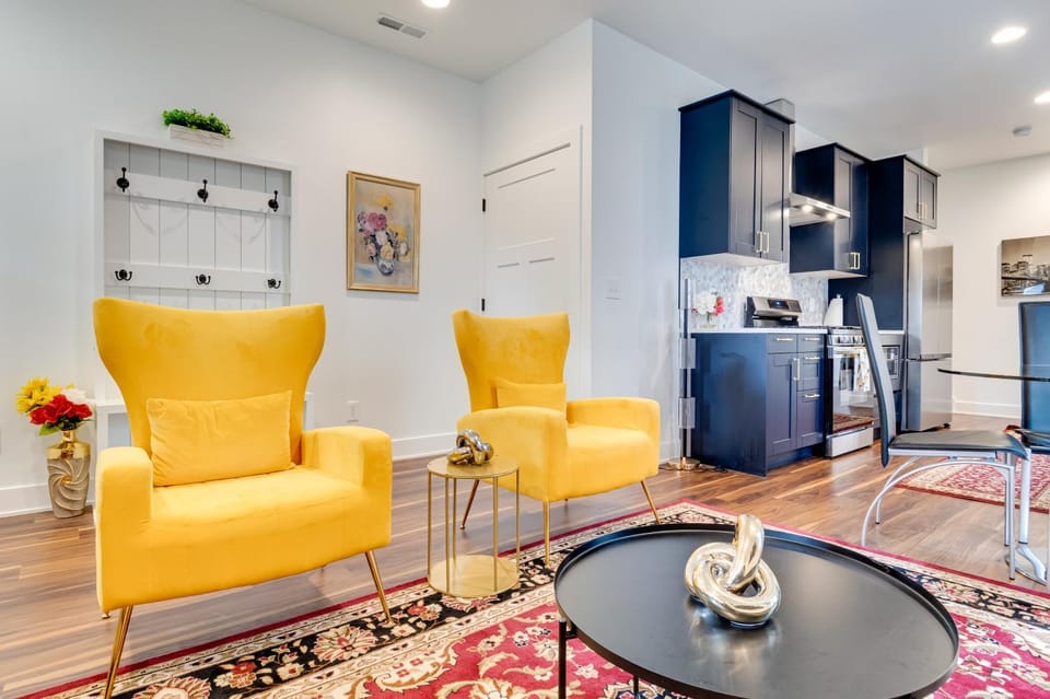 Walk to Parks: Dog-Friendly Gem in Indianapolis! House in Indianapolis