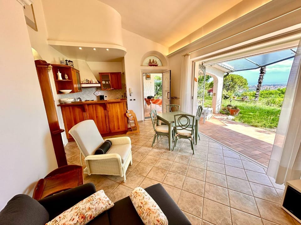 Villa Margherita con vista mare, wi fi, parcheggio e spiaggia privata House in Marche