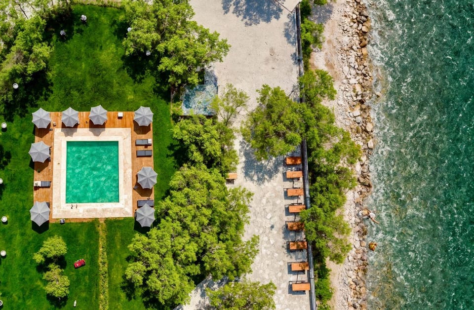 Property building, Swimming pool