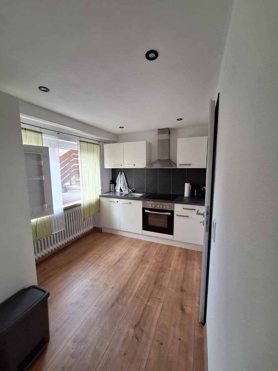 Kitchen or kitchenette, pet friendly, stove
