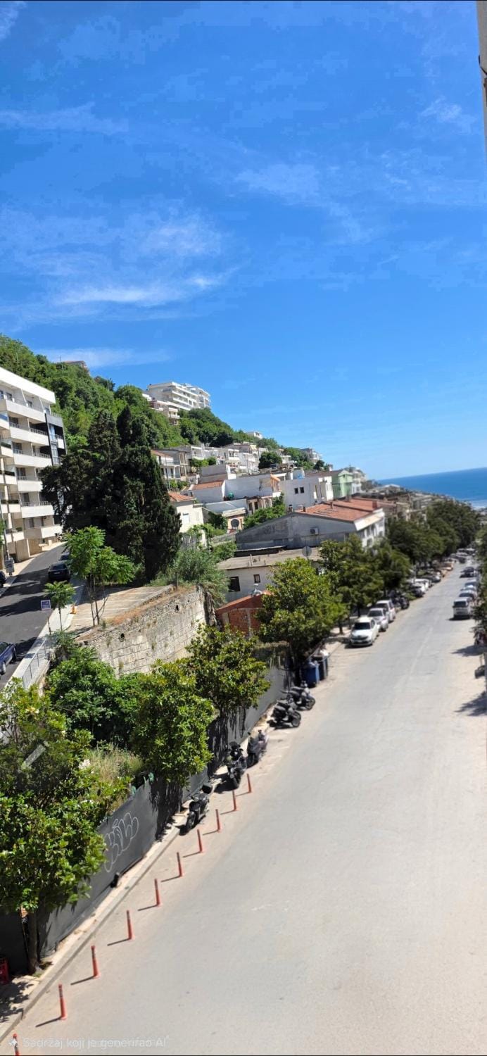 Day, Street view