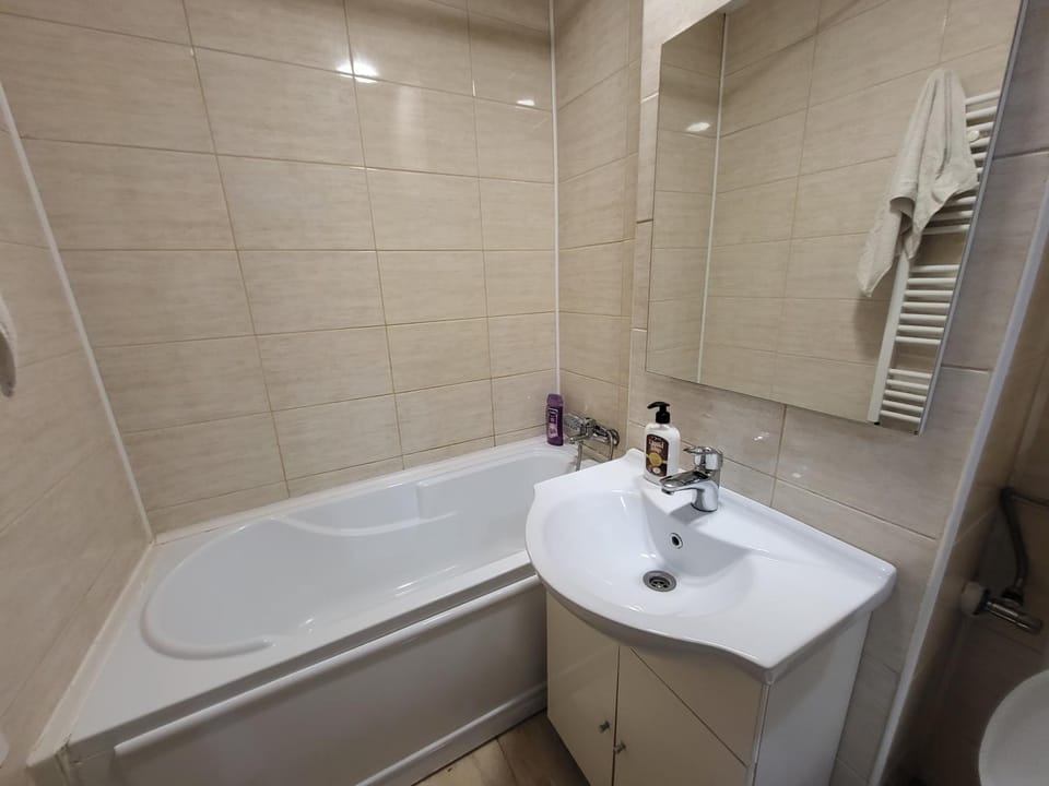 Shower, Bathroom, Bath, towels