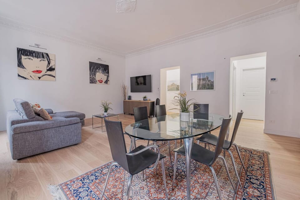 Living room, Dining area