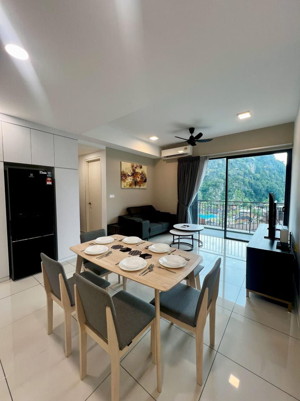 Living room, Seating area, Dining area