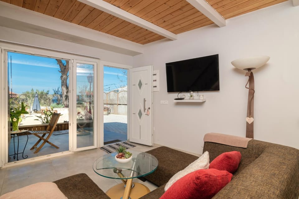 View (from property/room), Living room, Seating area