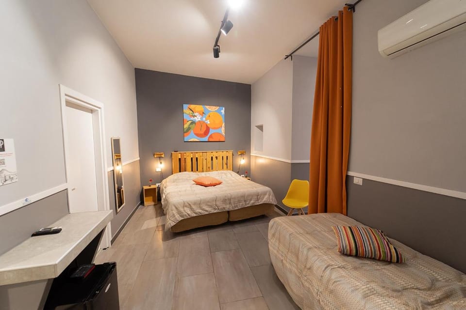 Bed, Living room, Photo of the whole room, Seating area, Bedroom