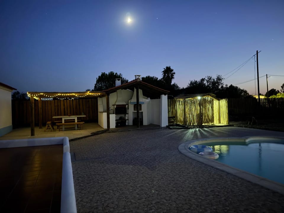 Monte da Carrasqueira House in Setubal District