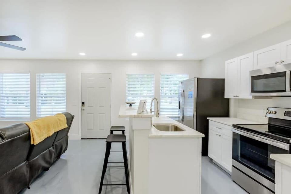 Kitchen or kitchenette, kitchen