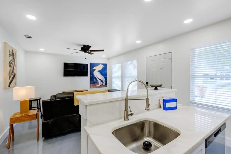 Kitchen or kitchenette, kitchen