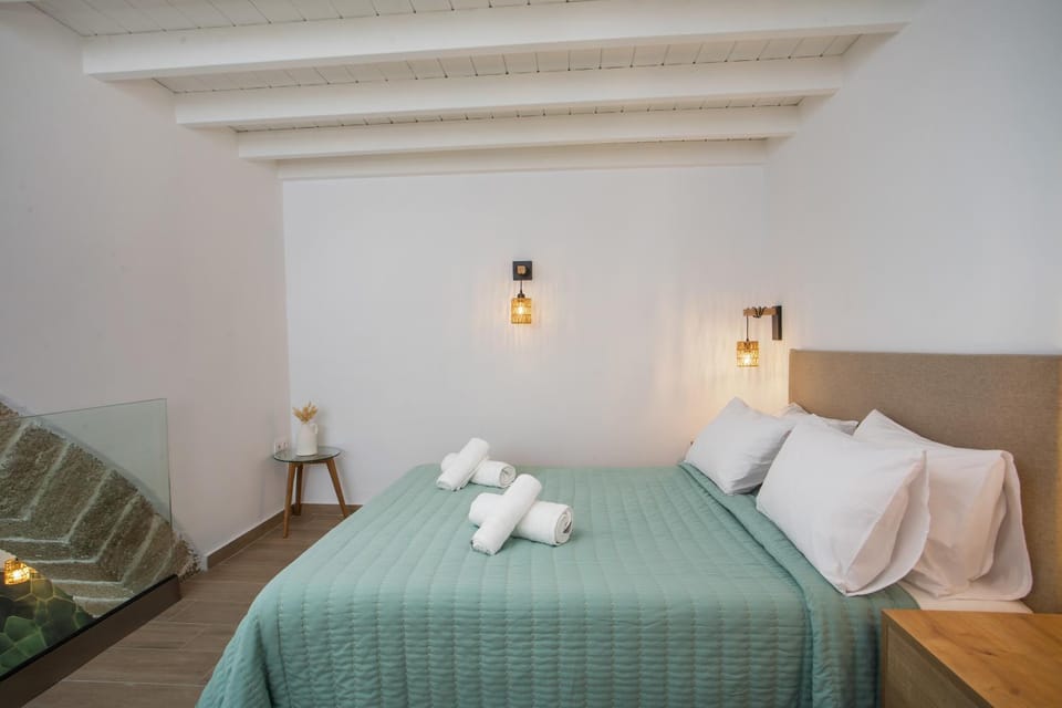 Bedroom, towels