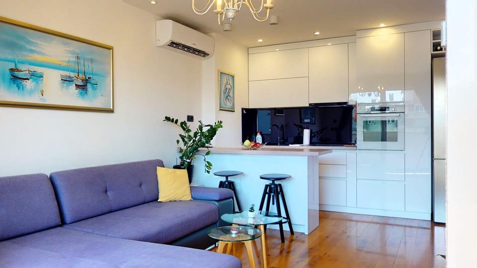 Kitchen or kitchenette, Living room, Seating area