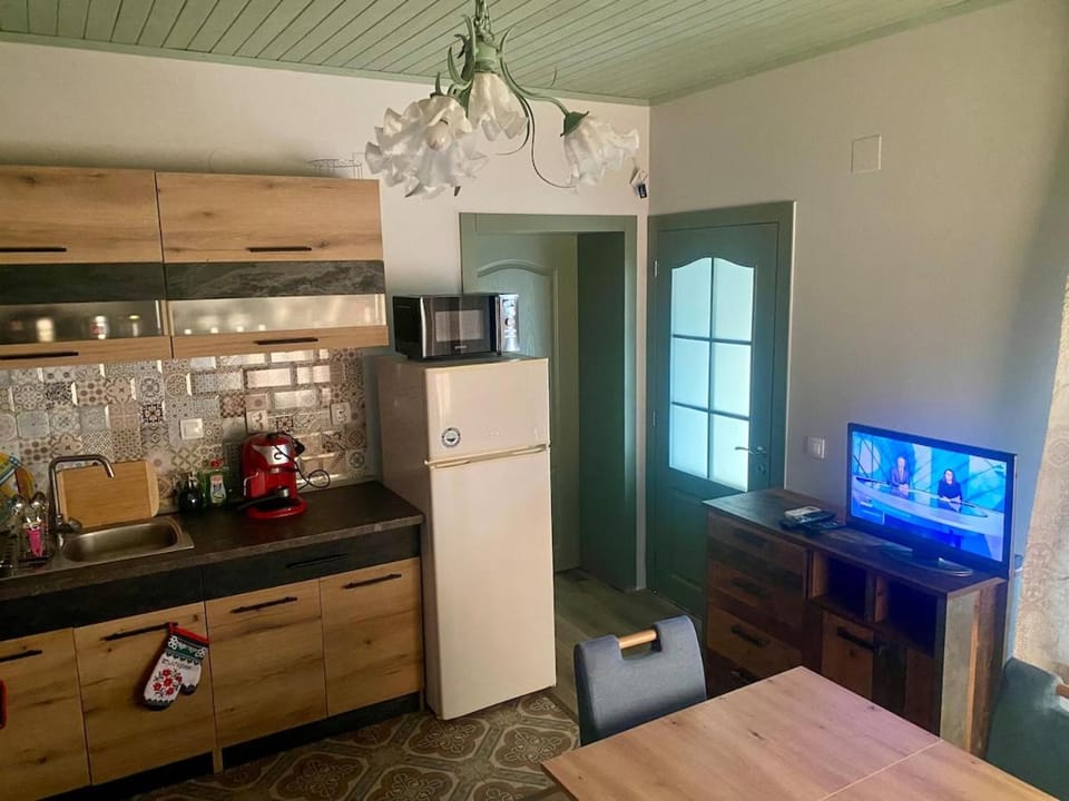 TV and multimedia, Kitchen or kitchenette, Dining area
