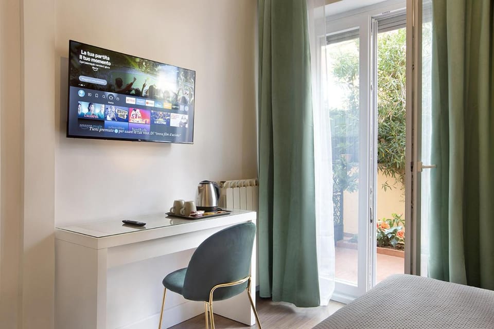 TV and multimedia, Coffee/tea facilities, Photo of the whole room, Bedroom