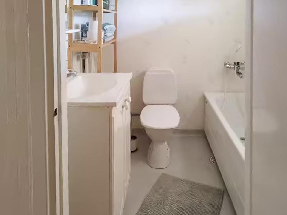 Toilet, Bathroom, Bath