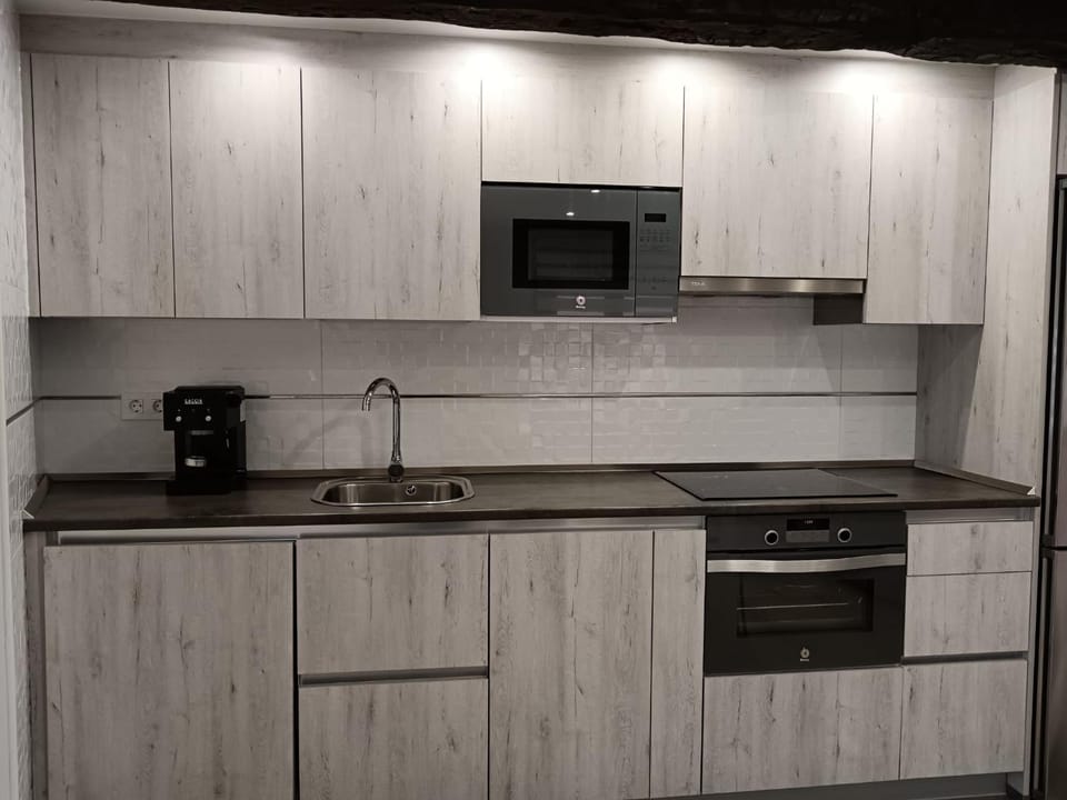 Kitchen or kitchenette, Living room