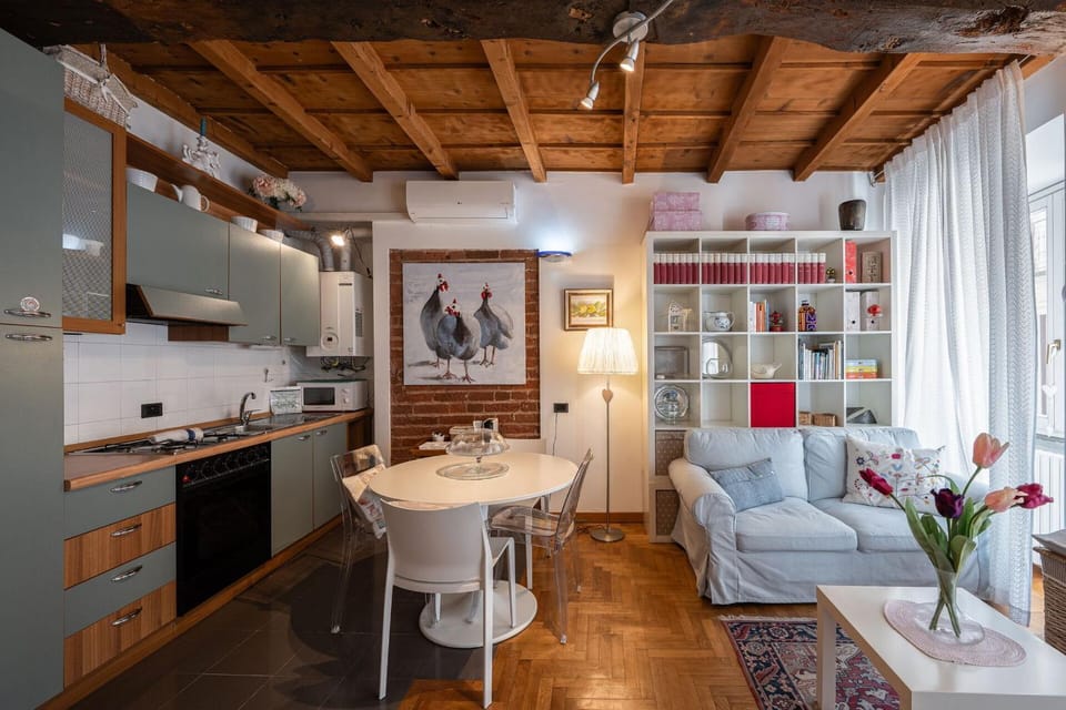 Kitchen or kitchenette, Living room