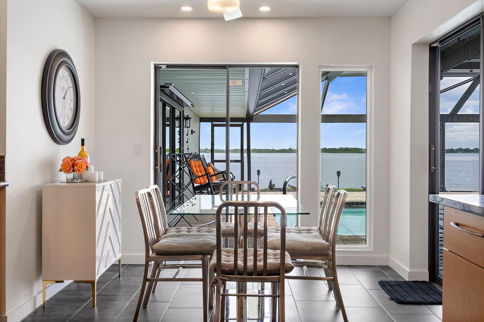 Cozy Riverfront - Pool - Hot Tub - Grill - Near Beach House in Gulf Cove