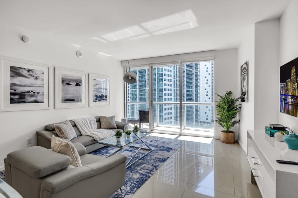 Icon Brickell Retreat 1BR and Spa, Pool, Views Apartment in Brickell