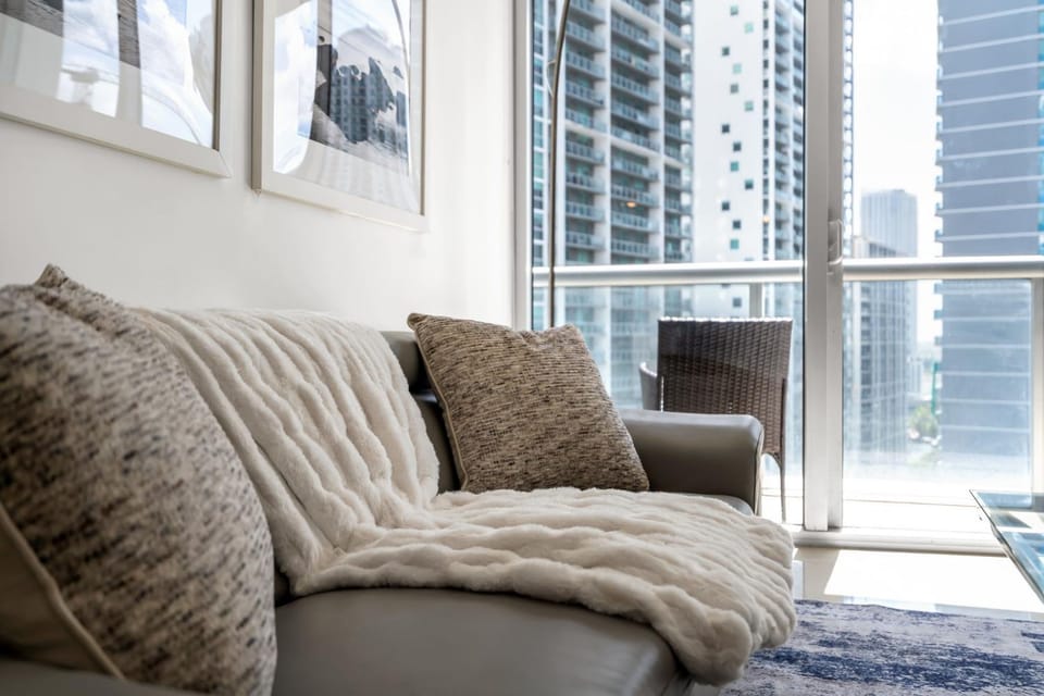 Icon Brickell Retreat 1BR and Spa, Pool, Views Apartment in Brickell