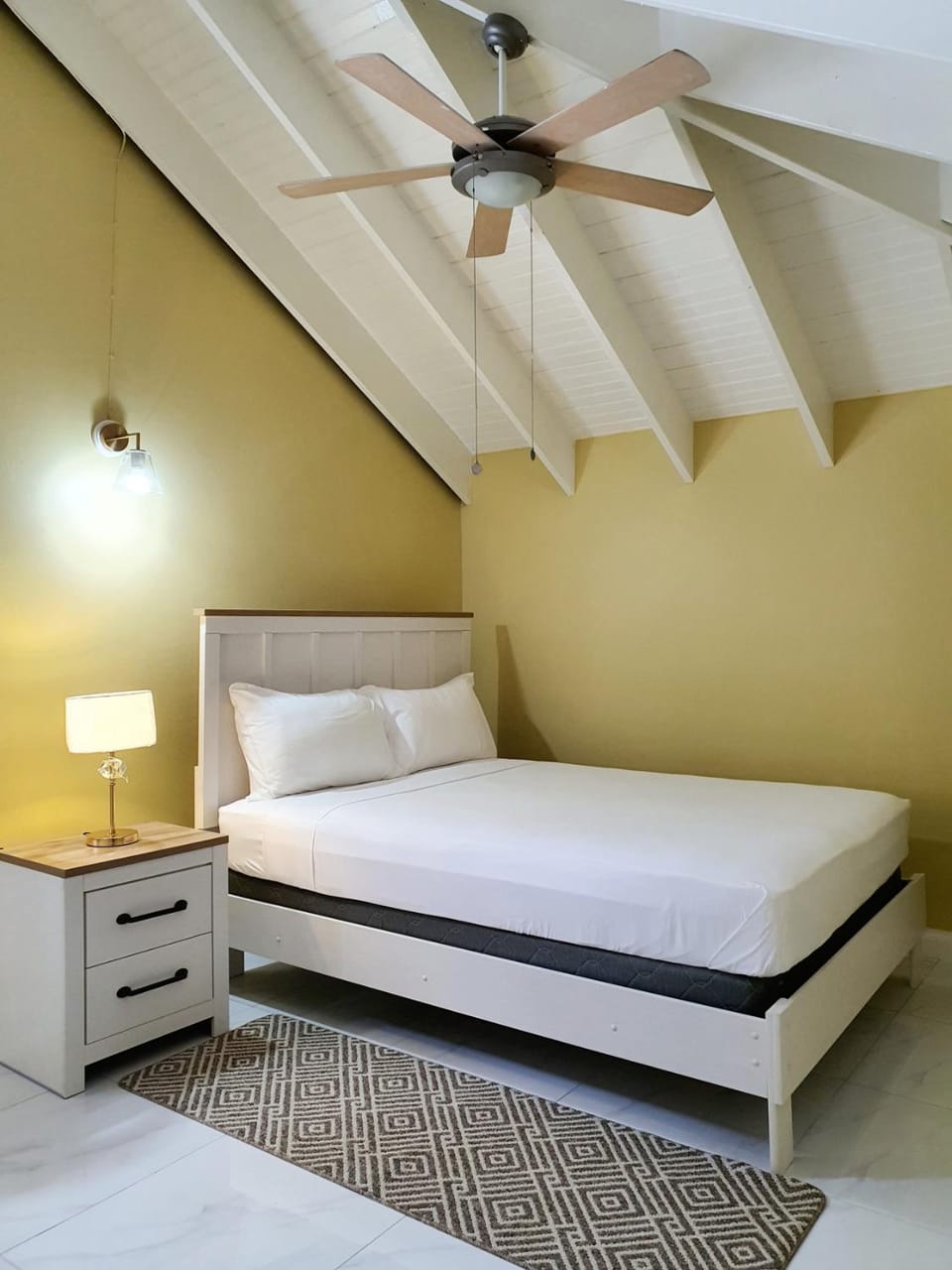 Choose To Be Happy at The Seville Apt #C4 - 2-Bedroom Apartment in Kingston