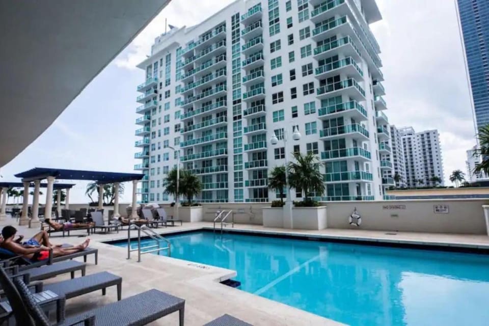 Cozy 2BR Apt at Brickell free parking Apartment in Brickell