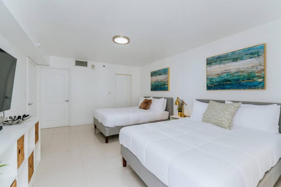 Amazing 2BR at Brickell Free Parking House in Brickell