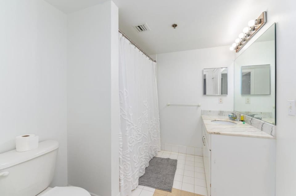2bedroom ocean views brickell free parking House in Brickell