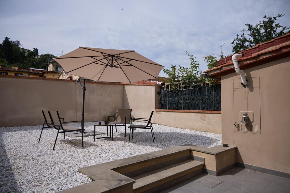 Ponte alla Vittoria Urban Garden Loft Apartment in Florence