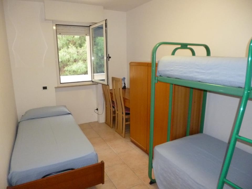 Bed, Bedroom, bunk bed, wardrobe