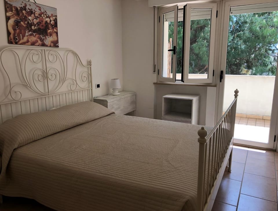 Bed, Balcony/Terrace, Bedroom