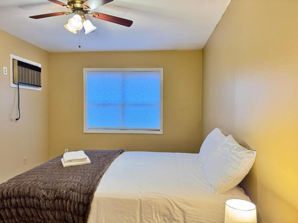 Huge Place Minutes from NYC Parking Available Apartment in North Bergen
