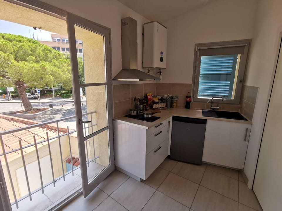 Magnifique studio - Augusta Résidence du Port - à 50 m du vieux Port et de ses animations Apartment in La Ciotat