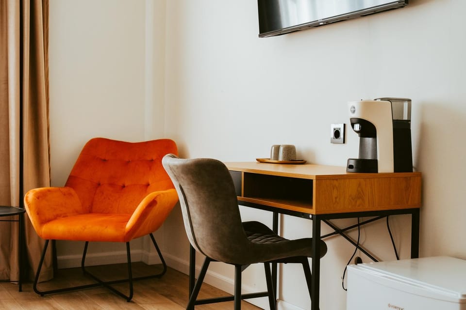 Coffee/tea facilities, Seating area