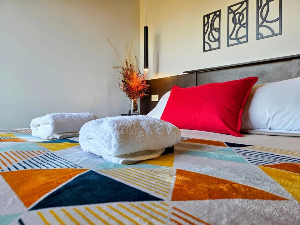 Bed, Photo of the whole room, Bedroom, towels