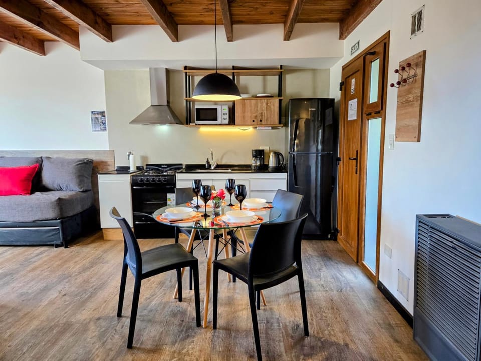Living room, Photo of the whole room, Seating area, Dining area