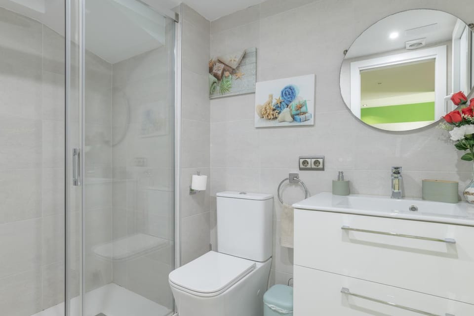 Bathroom, Living room