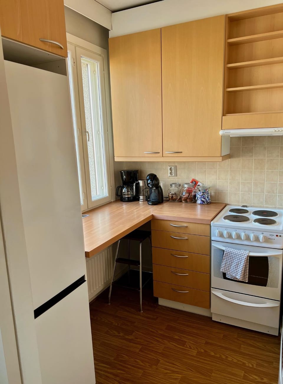 Kitchen or kitchenette, oven, stove
