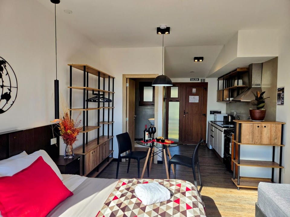 Dining area, oven, stove, toaster
