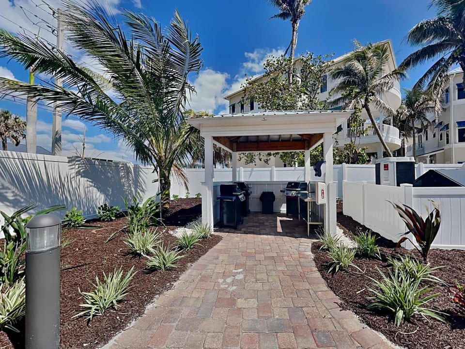 Seaside 310 Apartment in Estero Island