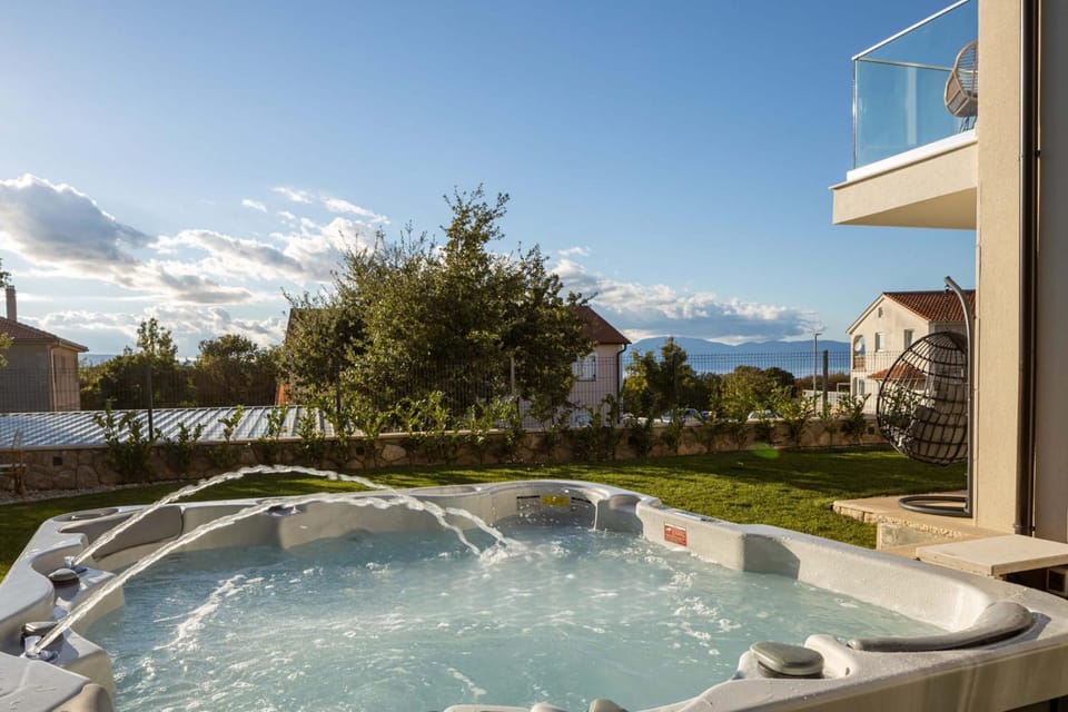 Natural landscape, Garden, Hot Tub, Hot Tub, Sea view
