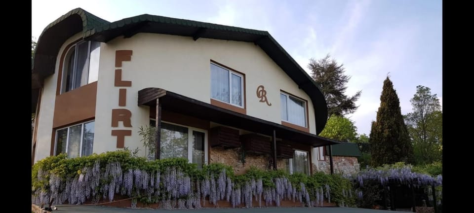 Guest Rooms Flirt Hotel in Varna