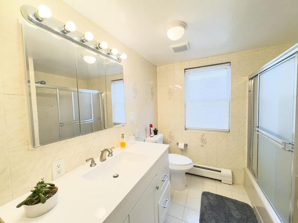 Spacious and Convinient near NYC Parking Available Apartment in North Bergen
