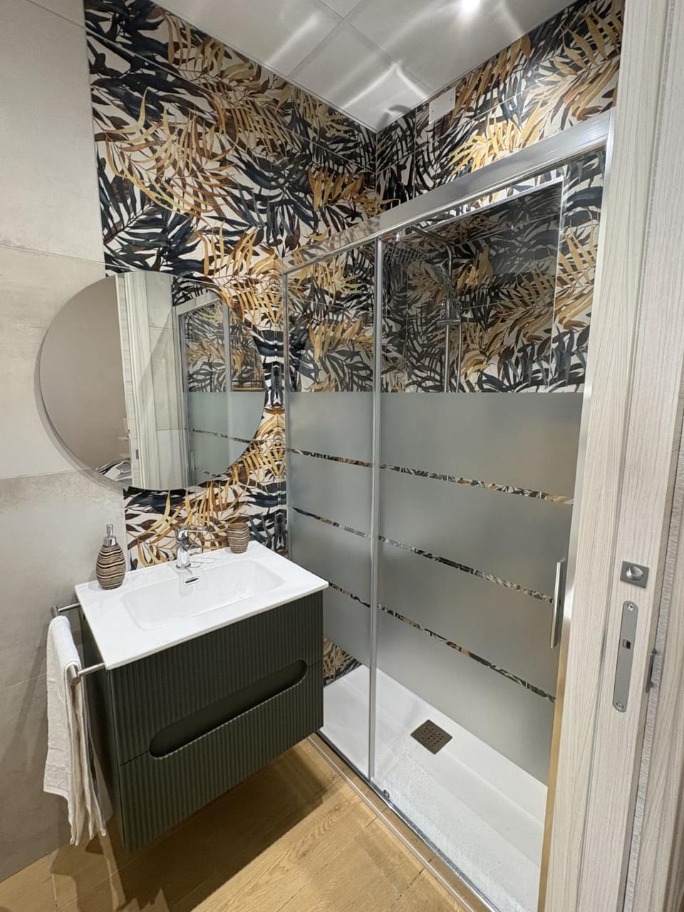Shower, Bathroom