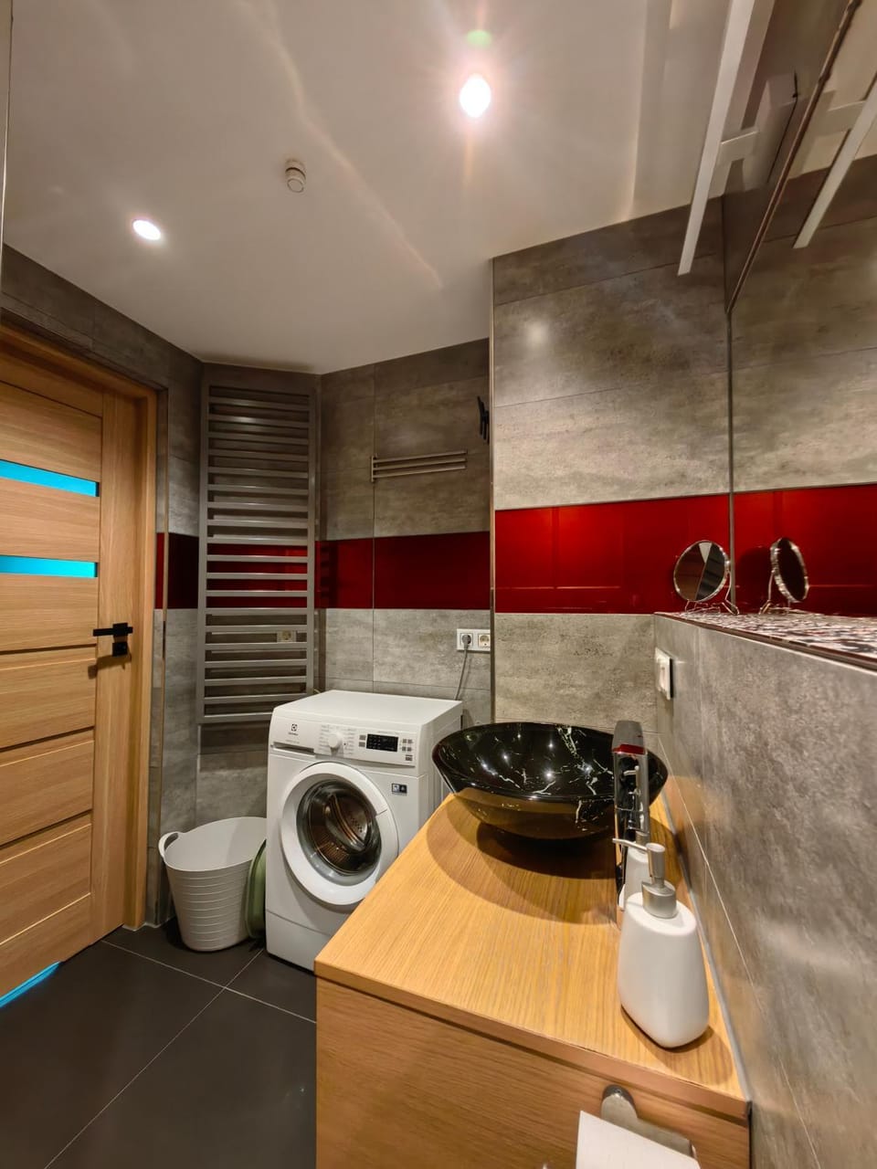 Bathroom, washing machine