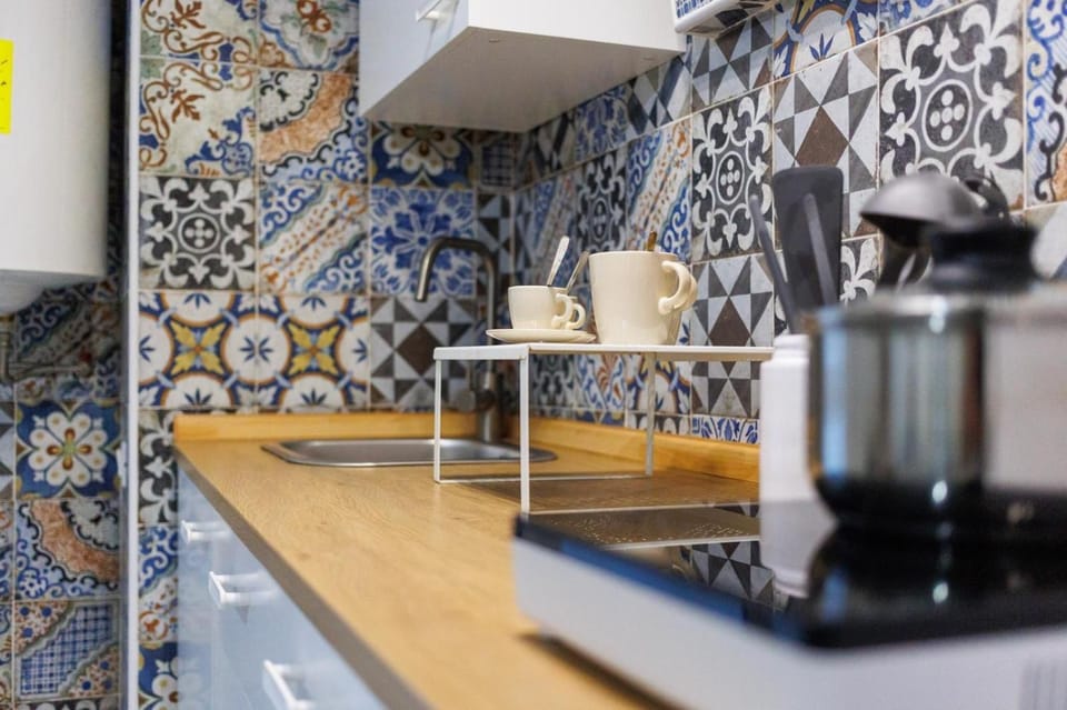 Coffee/tea facilities, Kitchen or kitchenette, Dining area