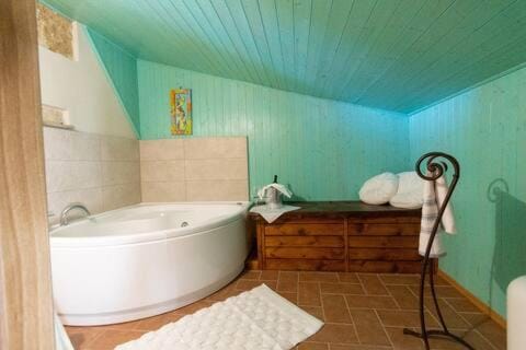 Hot Tub, Bathroom, Bath, towels